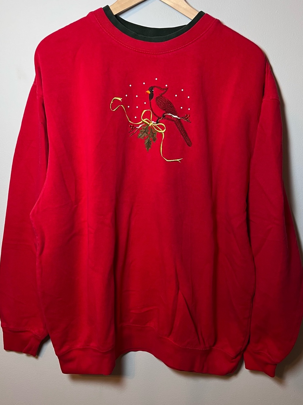 Vintage Christmas Sweatshirt Women’s XL Embroidered Redbird M&C Red Crewneck